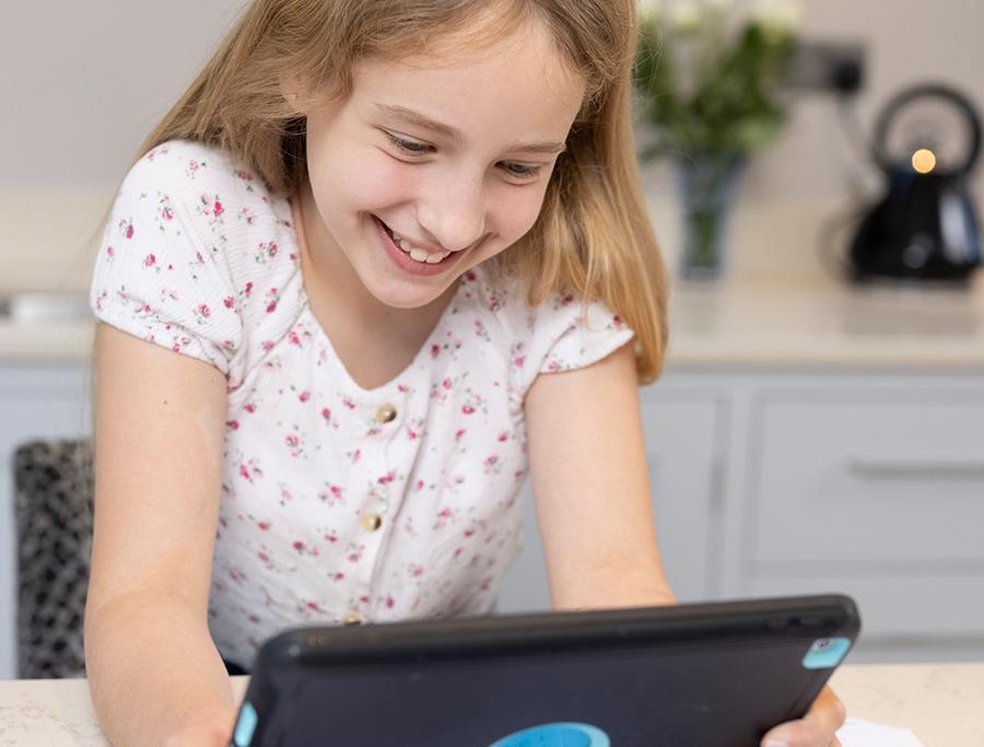 Key Stage 3 King’s InterHigh student learns online