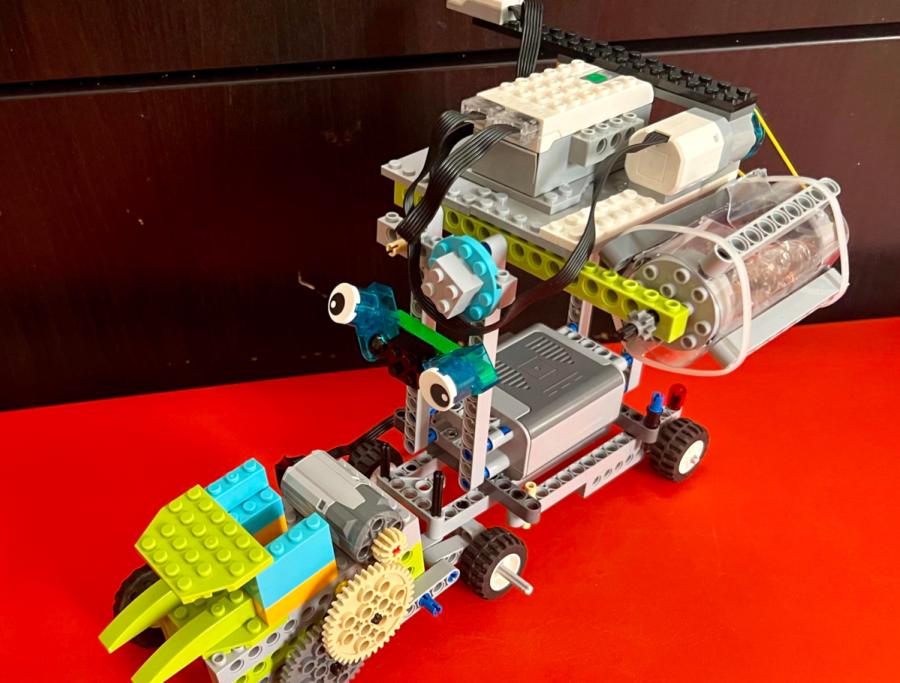 San_Patricio_Serrano_Robotics_Competition_winner