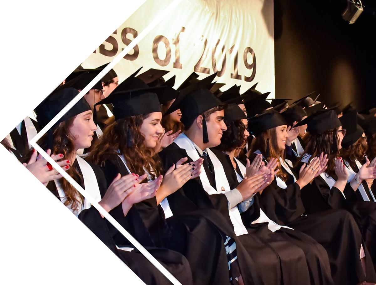 escola-eleva-university-admissions-graduation
