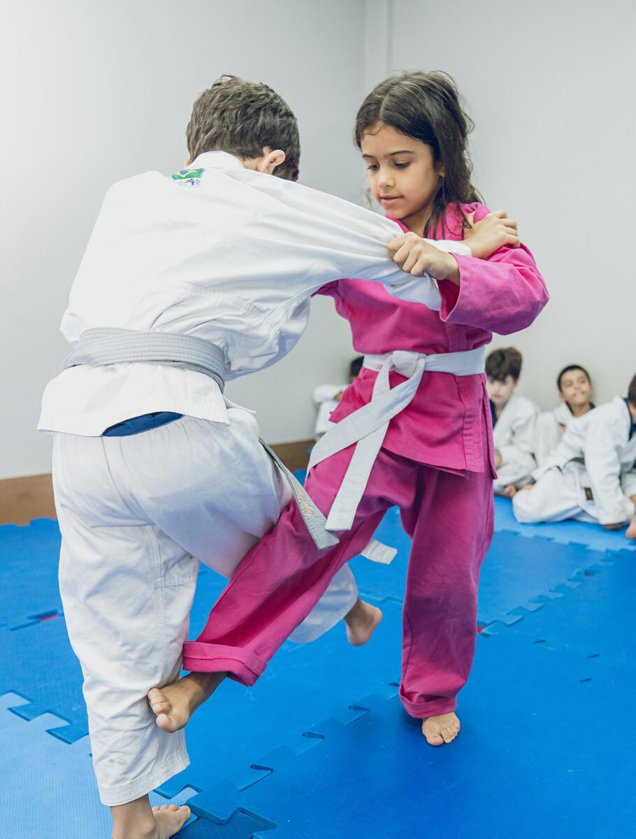 Federacao International School students