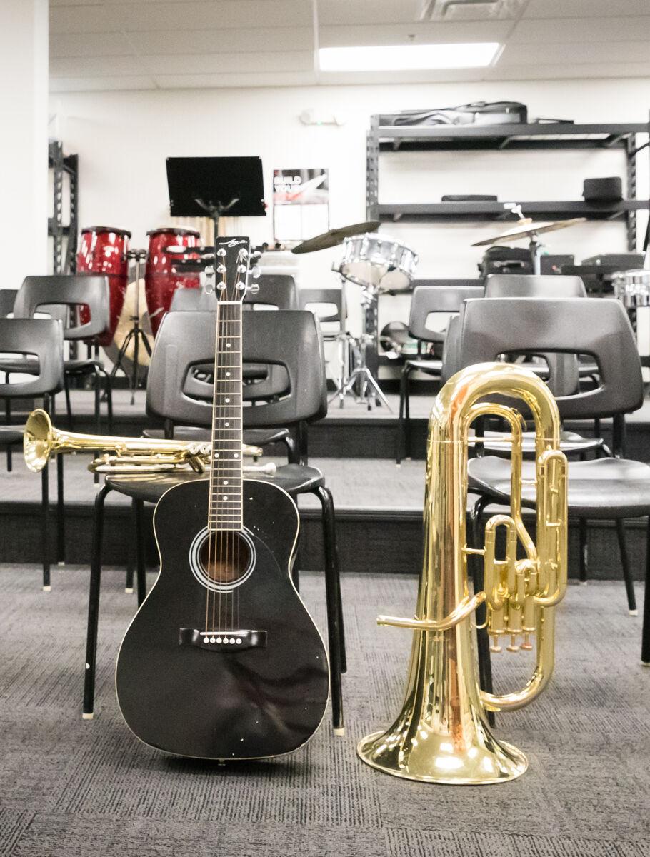 Bright minds love music