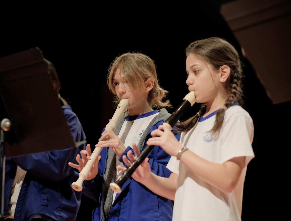 Lima Escuelas de Primaria con musica