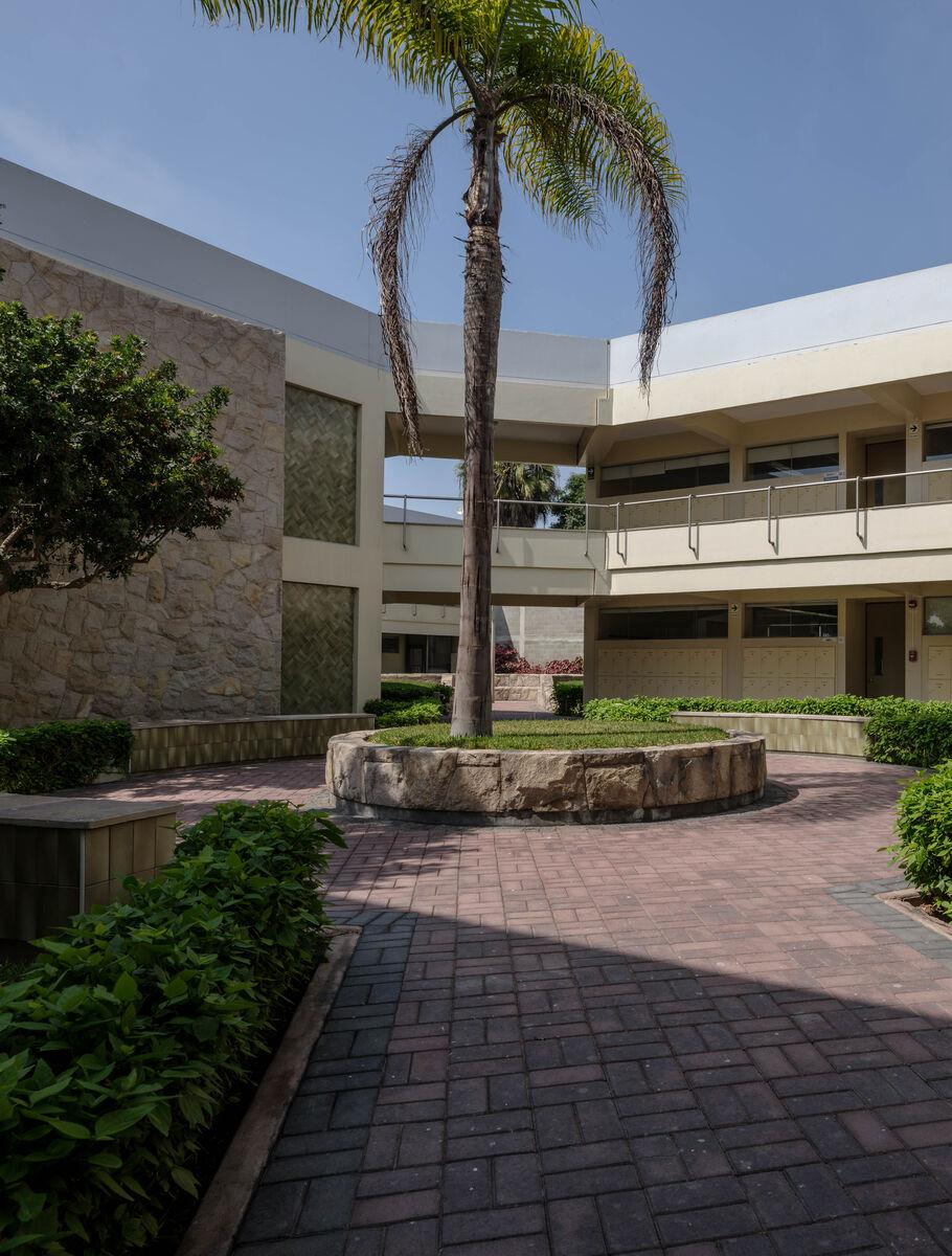 Bilingual Middle School Campus near La Encantada de Villa
