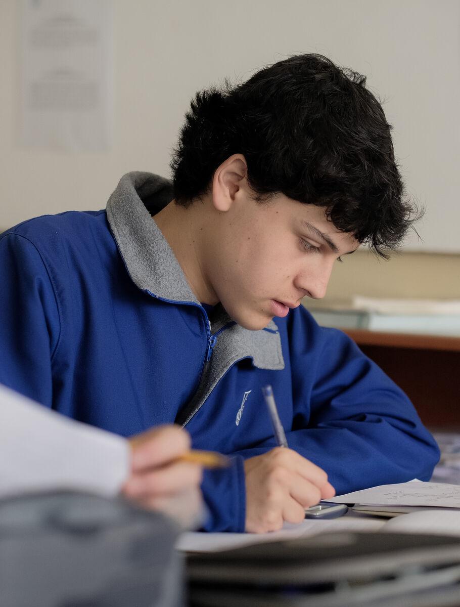 Certificado de Estudios de Secundaria en Chorrillos