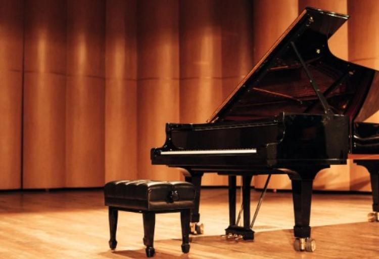 An image of a grand piano