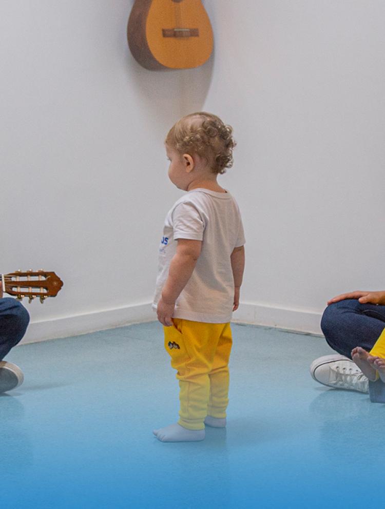 teacher-playing-guitar