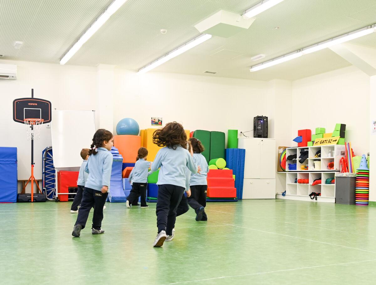 Praca de Espanha School facilities