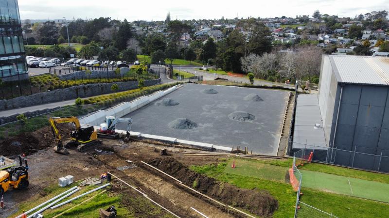 Tennis court loading...