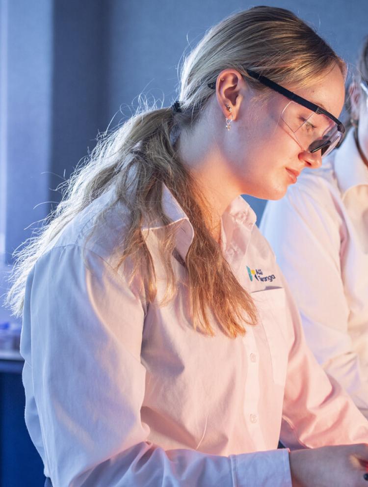 students-in-laboratory