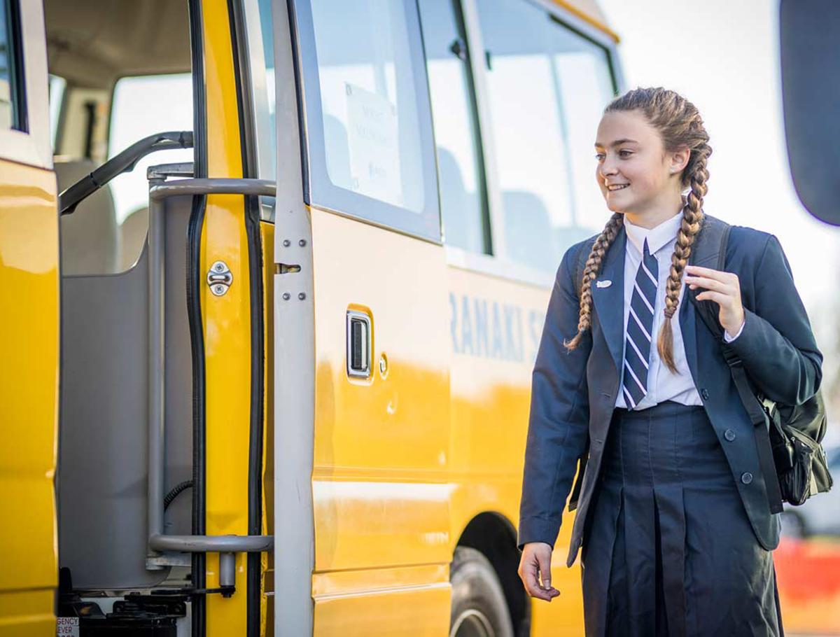 girl-on-bus girl-on-bus