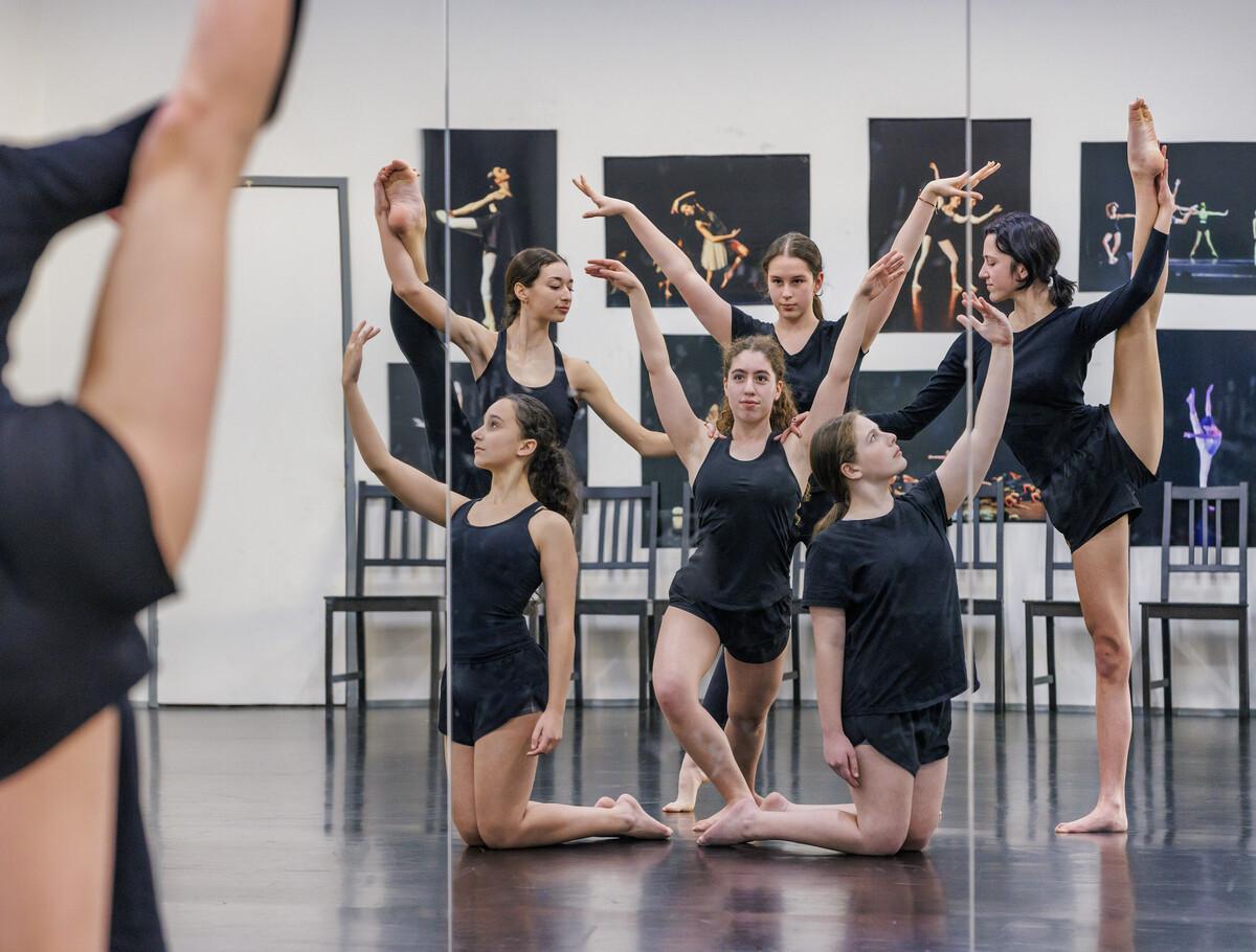 Sydney highschool with ballet classes
