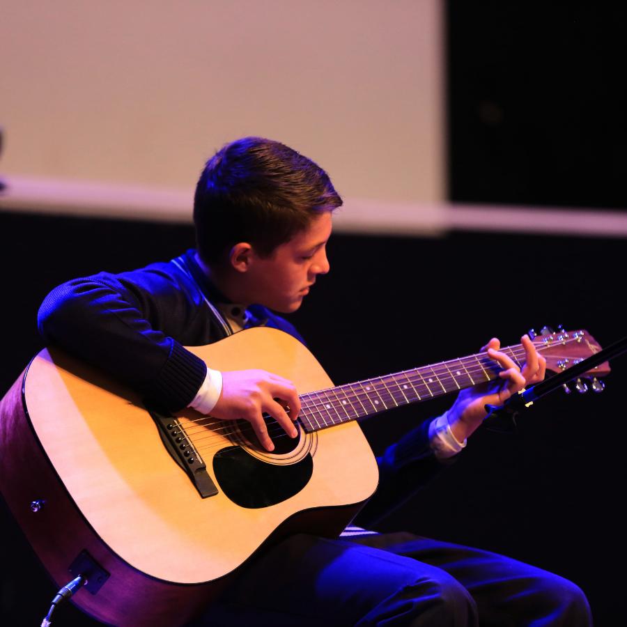 classic_guitar_music_academy