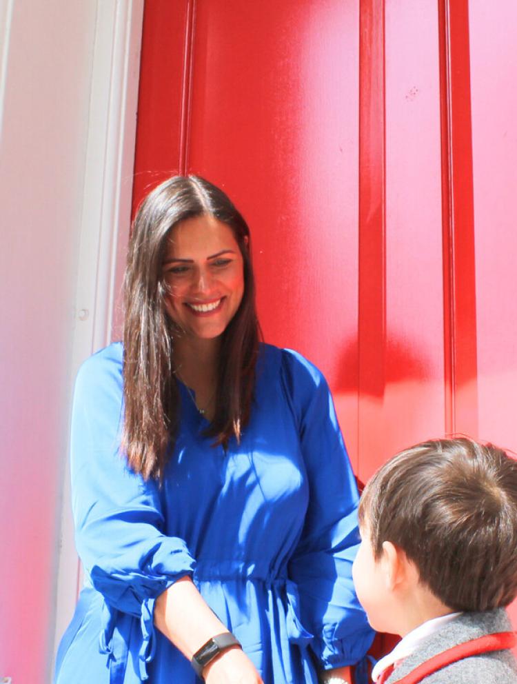 VP greeting red door