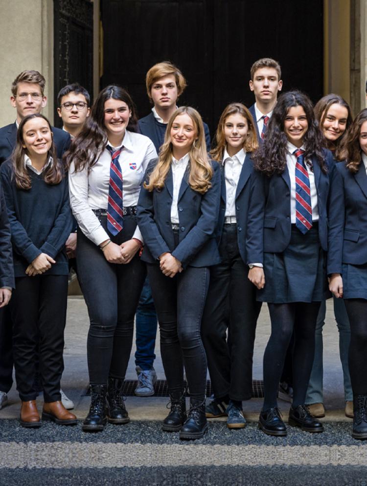 Alumni-students-standing-together