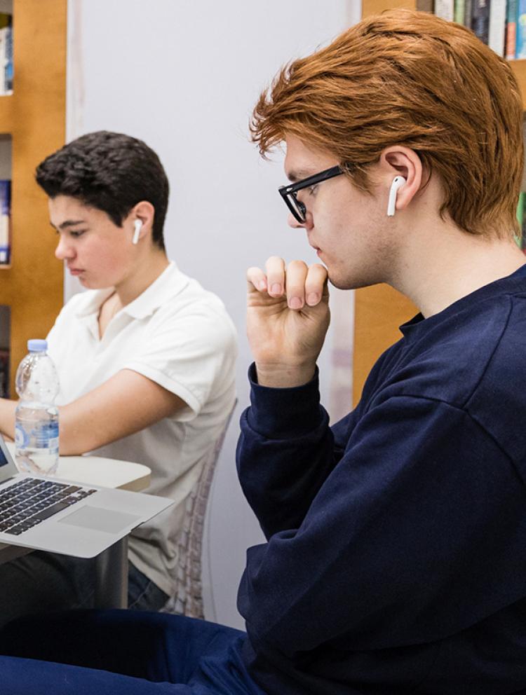 brochure-students-library