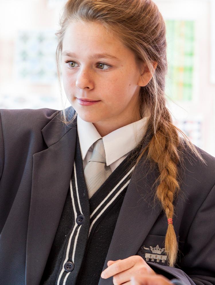 Reddford-House-The-Hills-Fees-Banner-Students-Painting