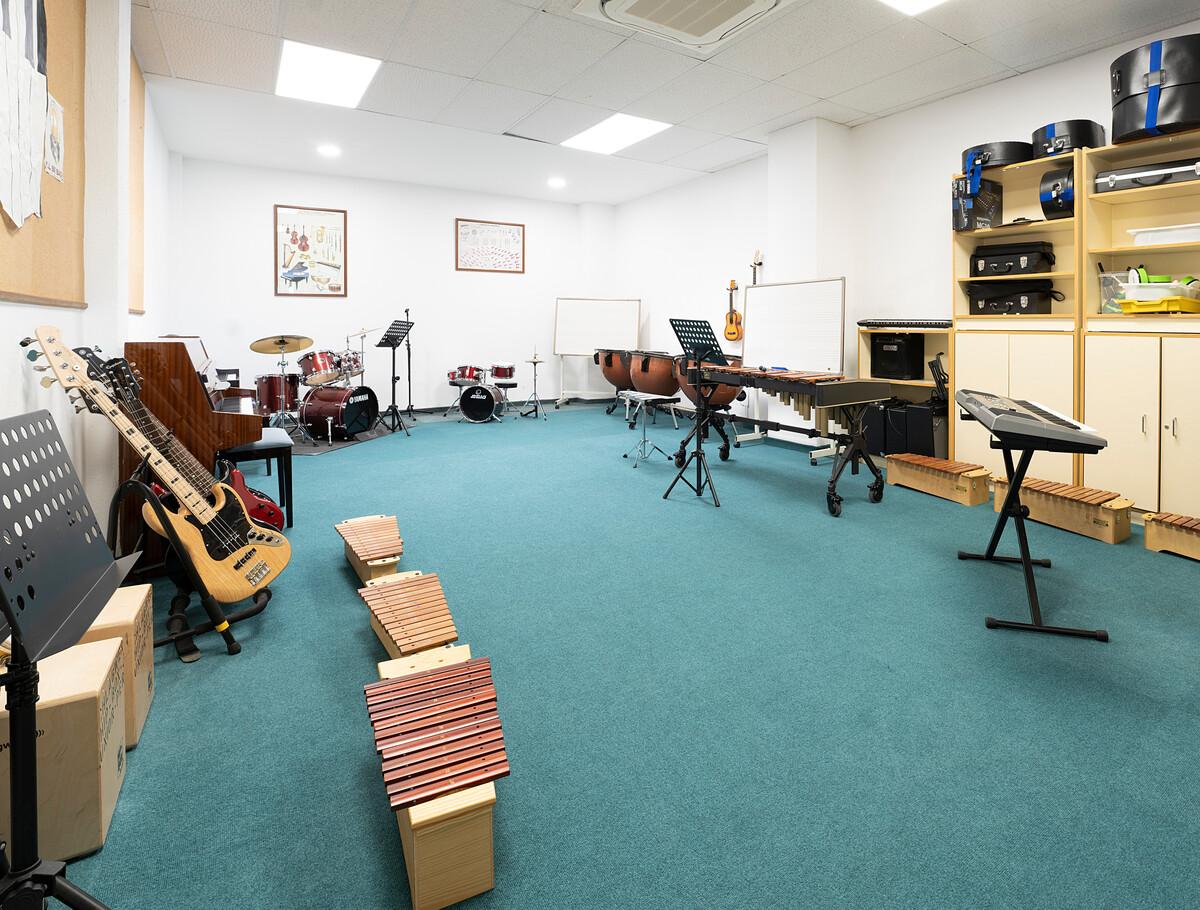 Learn instruments in Schools near la Moraleja