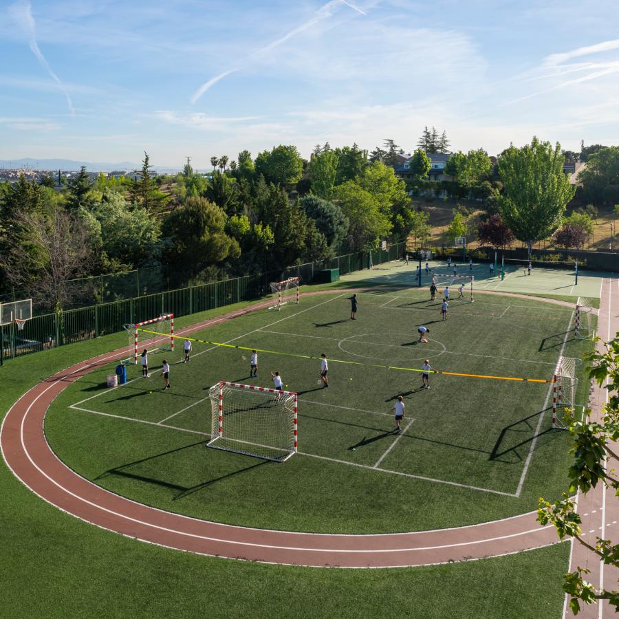 Campos de futbol para estudiantes de Bachillerato