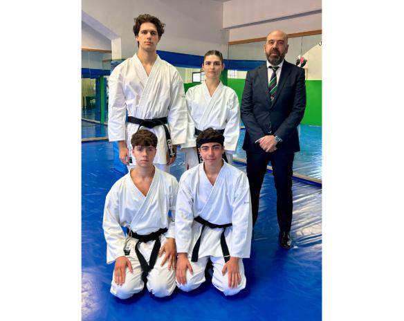 exito de nuestros karatecas en los examenes de cinturon negro