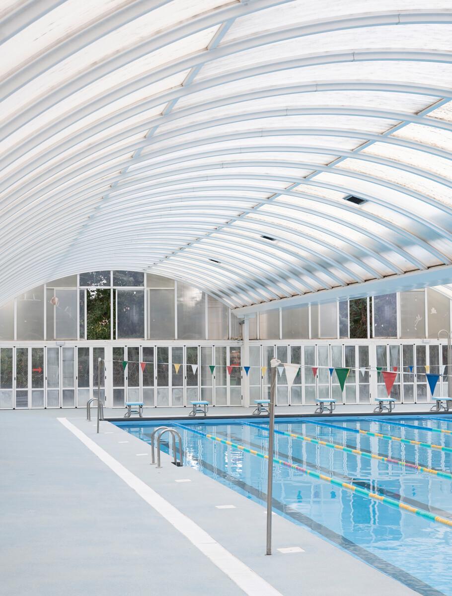 renovado el cerramiento exterior de la piscina