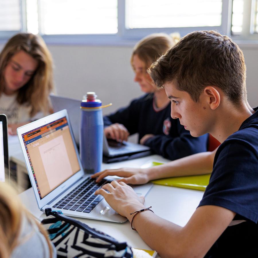 materie scolastiche italiano e inglese