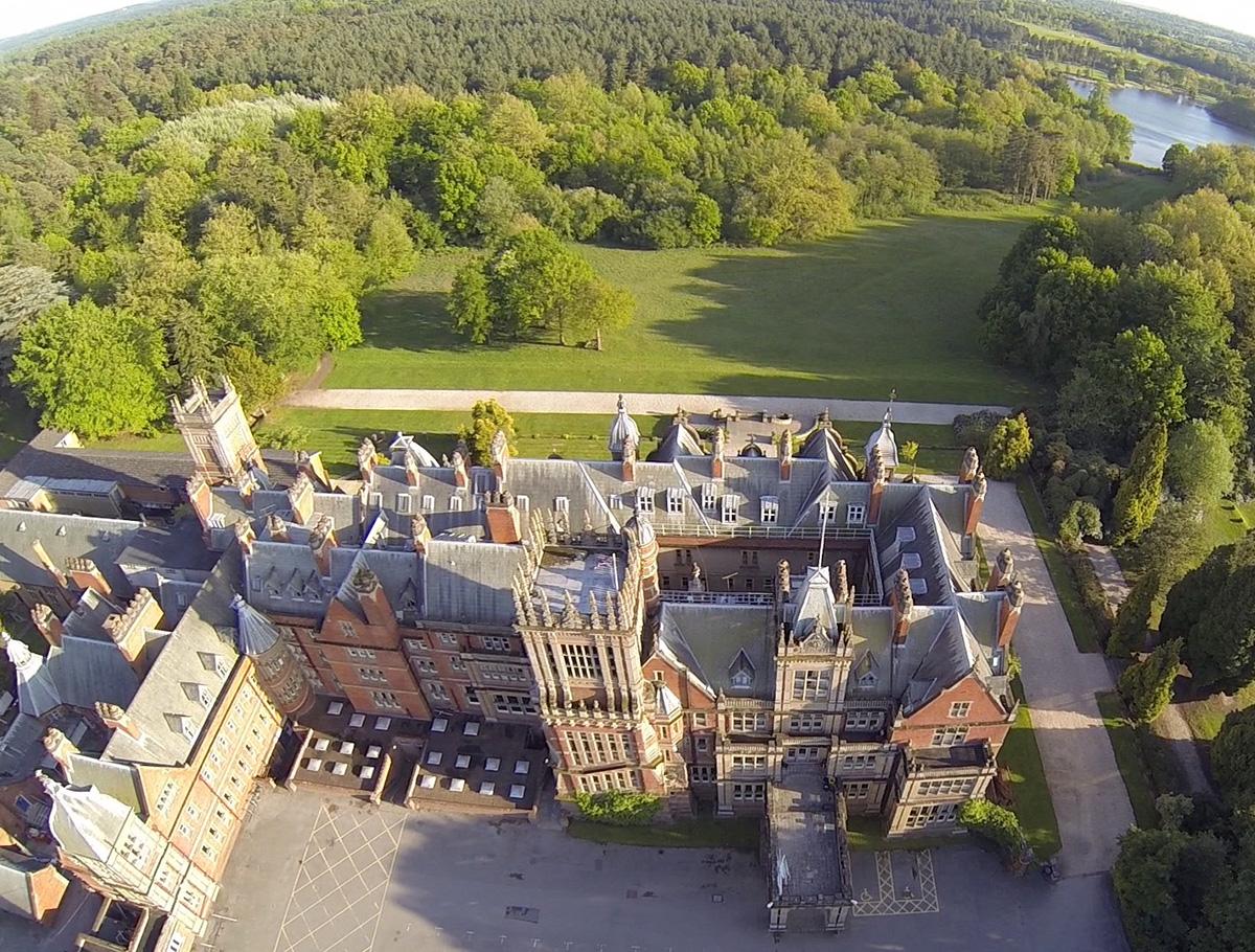 Reddam-House-Berkshire-Summer-Camps-Building-Gardens
