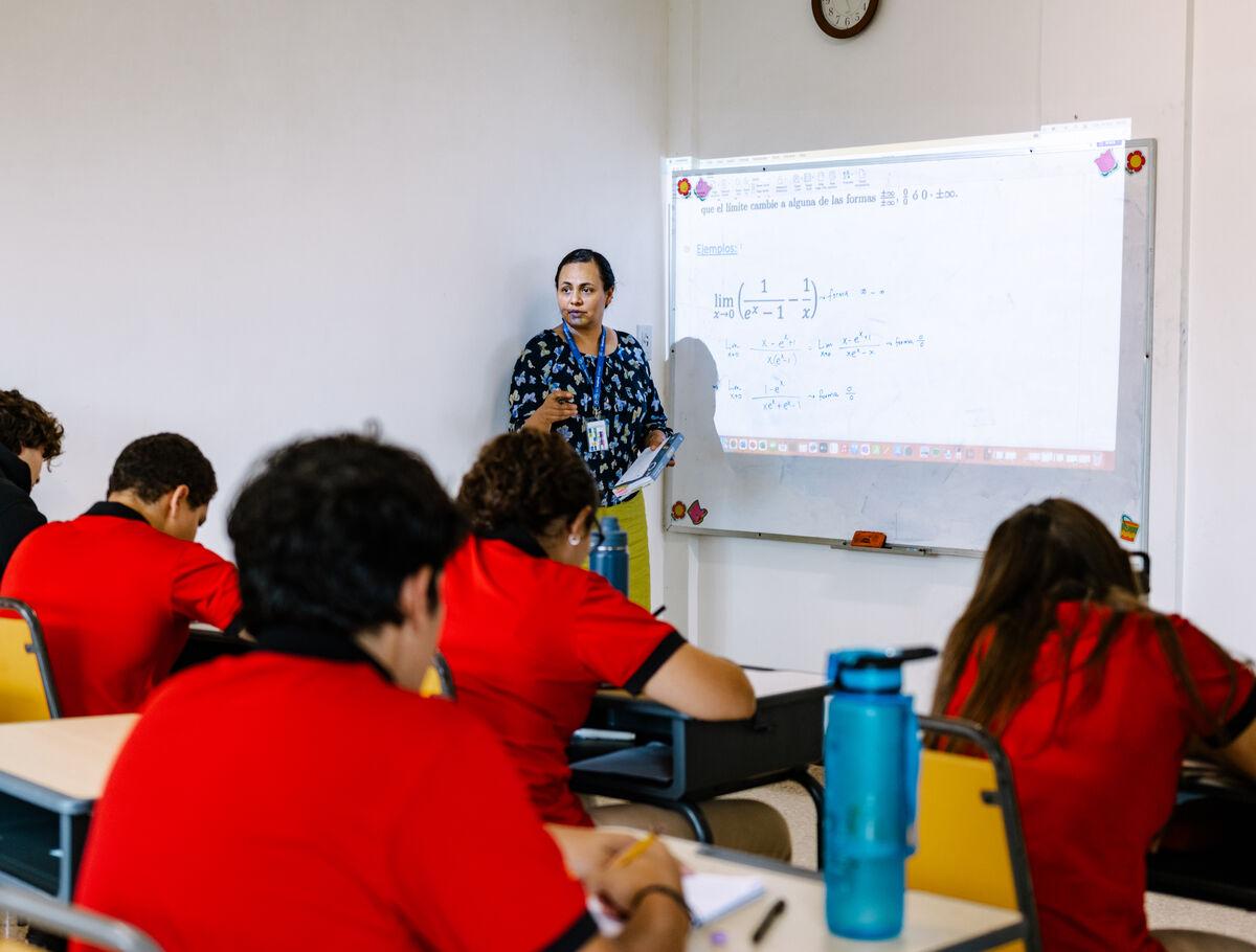 Escazu Curriculo de Bachillerato