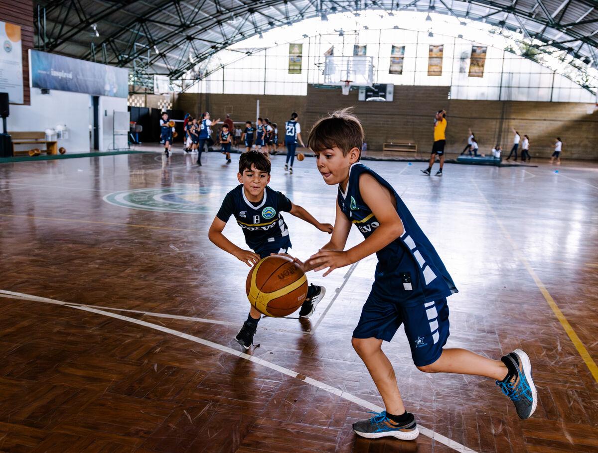 Escuela de Primaria Americana con deportes