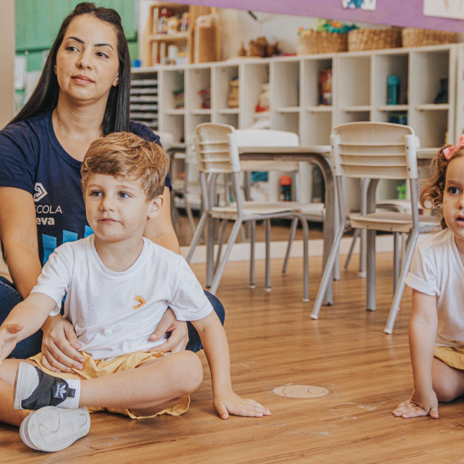 DedicateProfessores dedicados à primeira infânciad Early Childhood Teachers