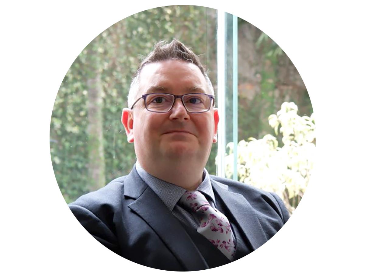 Myles D'airelle, Principal