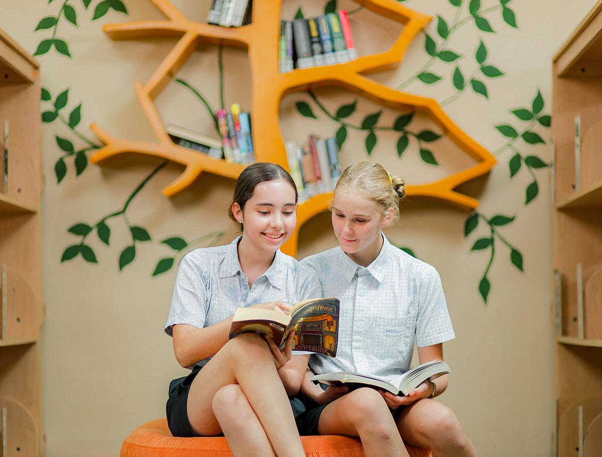 reading-library-girls