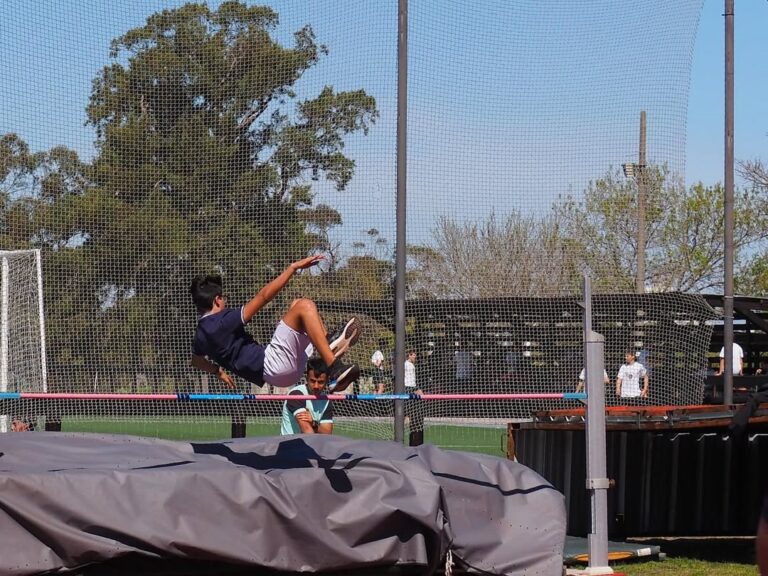 hermosa-jornada-de-atletismo-felicitaciones-a-nuestros-estudiantes-por-su-esfuerzo-y-particip