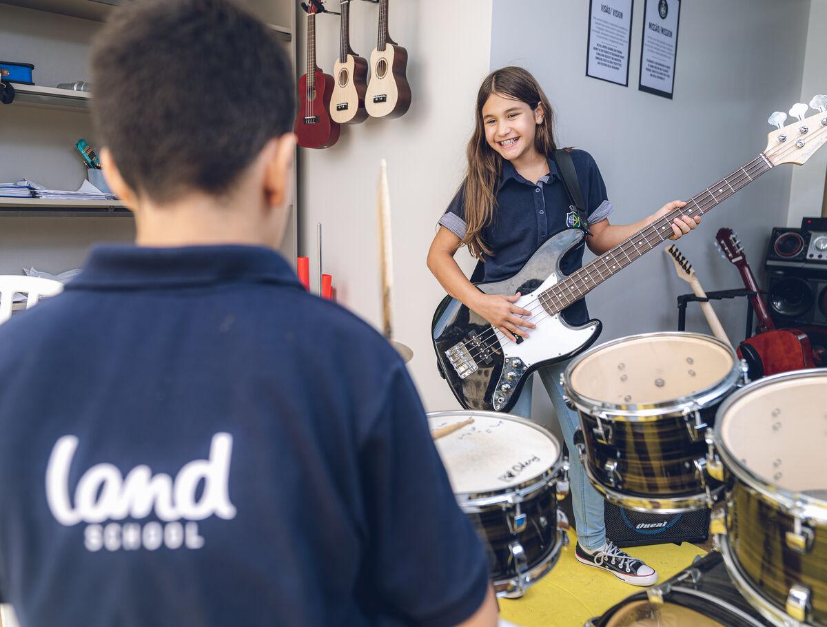 Music Tuition at the Middle School of Salvador