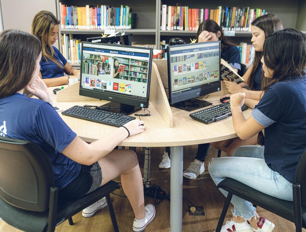 Salvador Secondary School Curriculum