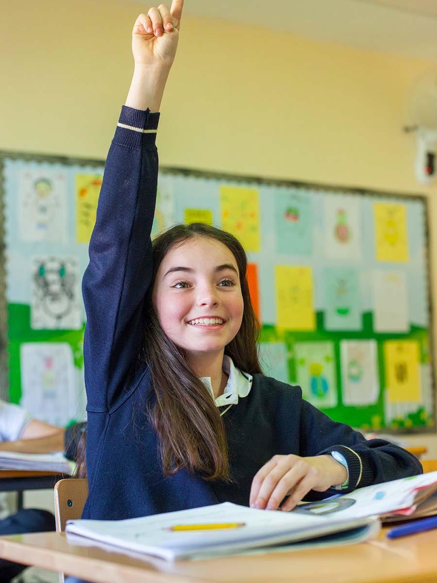 crown-egypt-homepage-girl