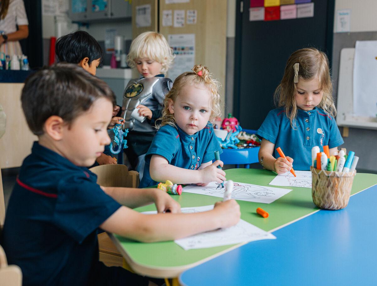 Preschools with immersion in English near me