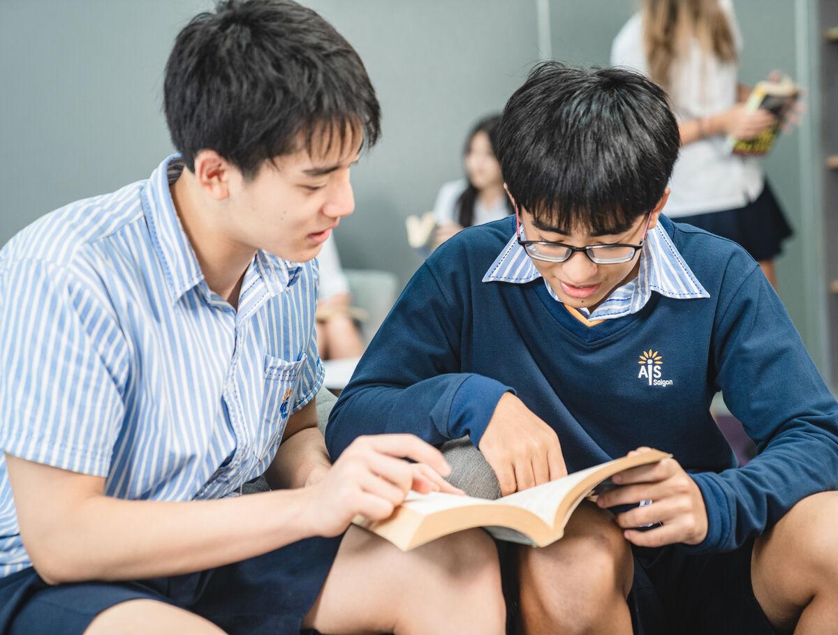 Thu Thiem Secondary Schools to learn English