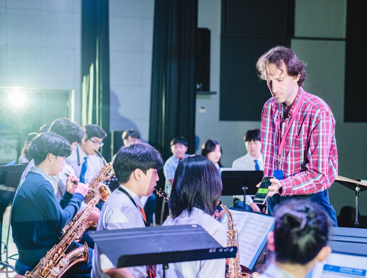 artistic expression school plays