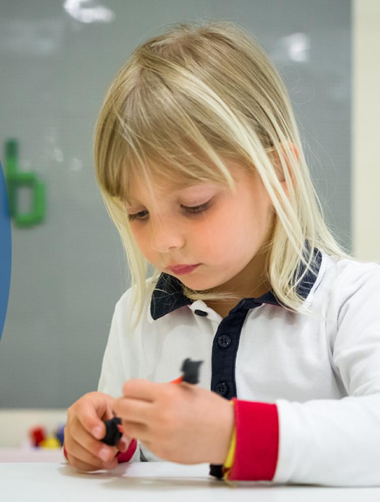 Kiddy-governing-board-girl-banner