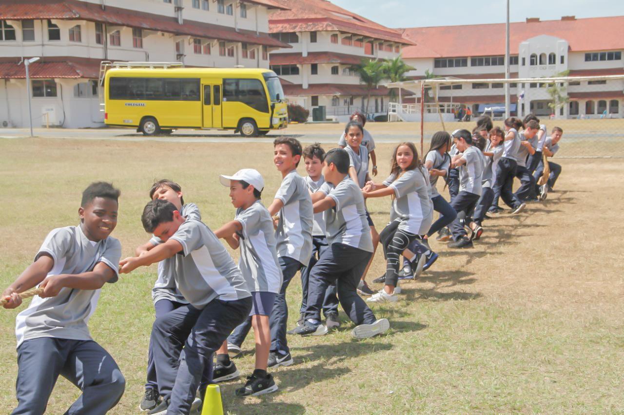 Clayton Escuelas de Intermedia con actividades divertidas
