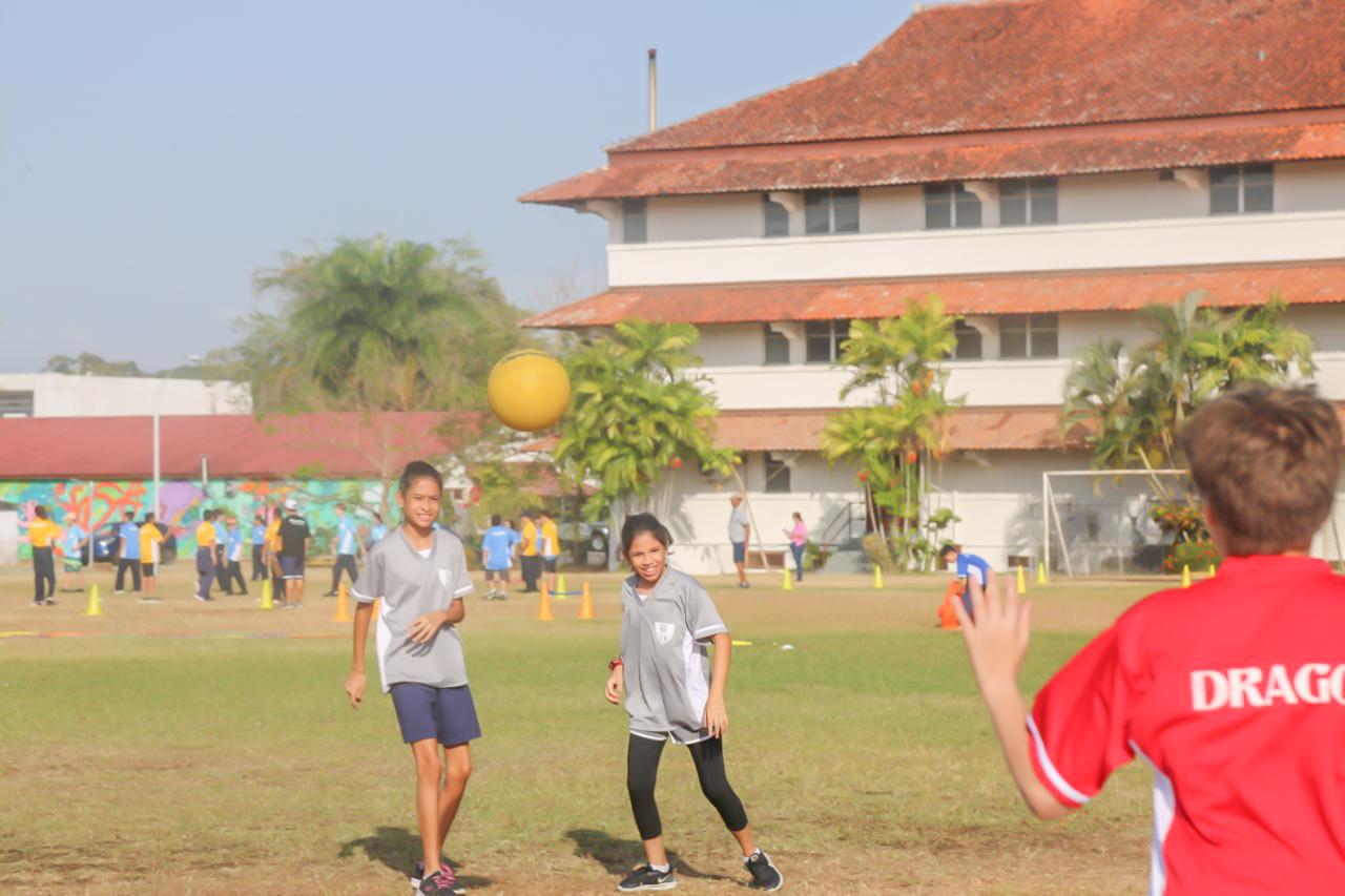 Deportes para alumnos de Escuela Intermedia de Panama