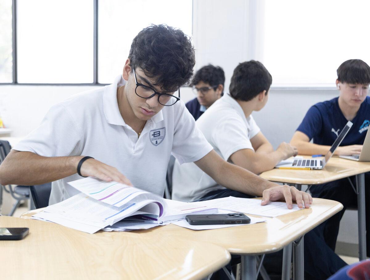 Escuela Secundaria Internacional de Ciudad de Panama precios