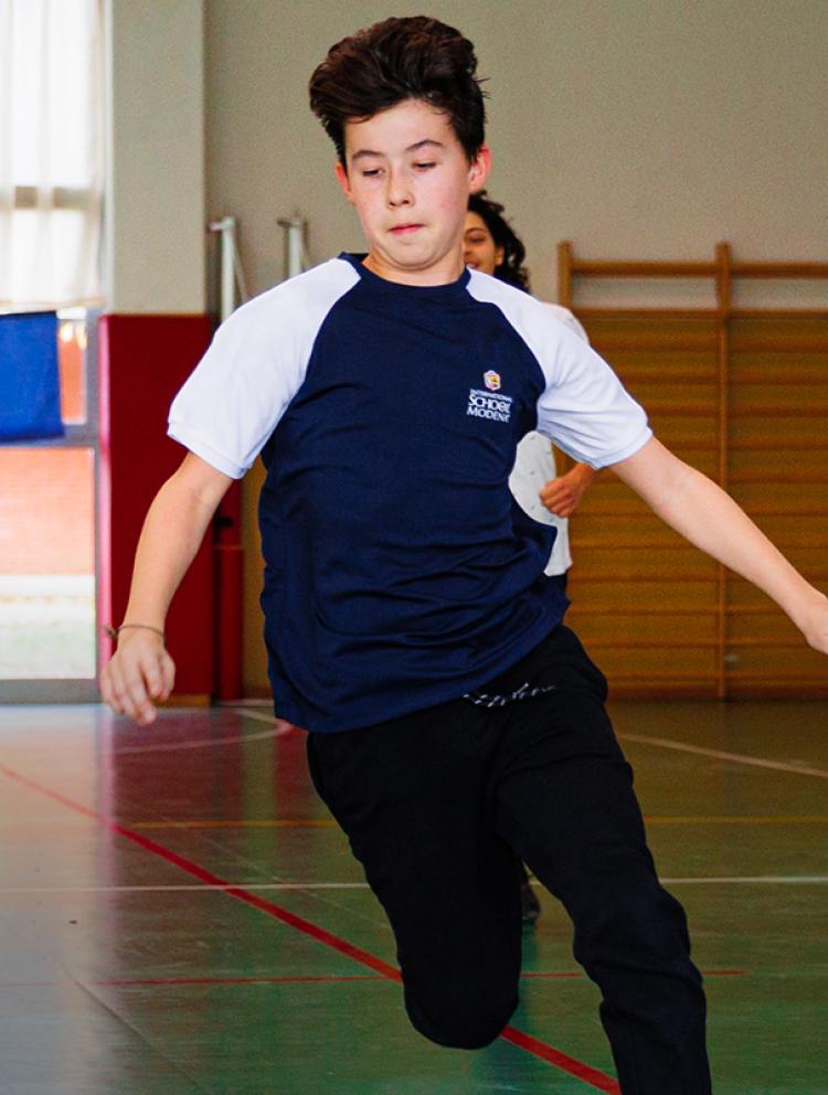 IS-Modena-bus-boy-sports