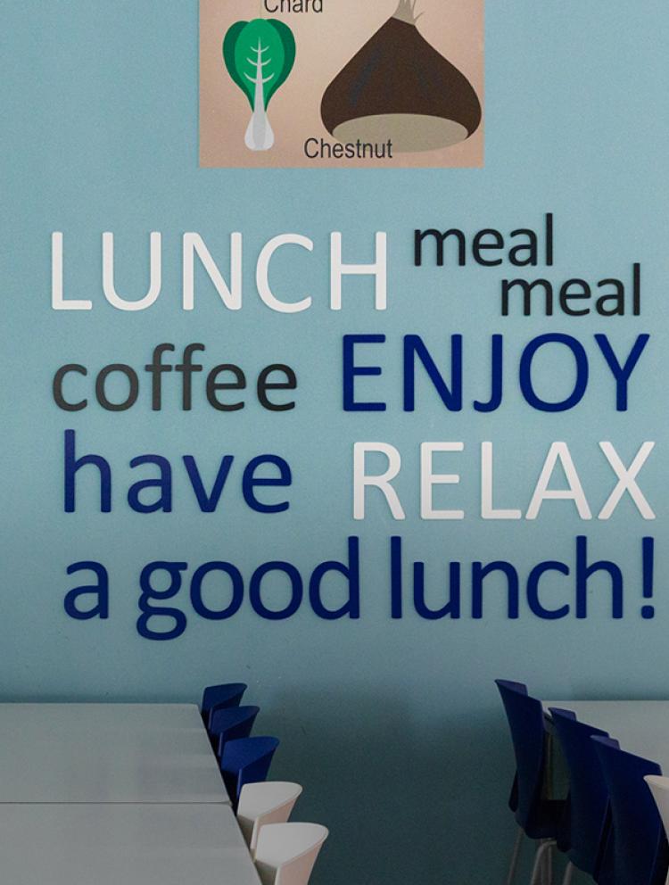 IS-Modena-canteen-lunch-area