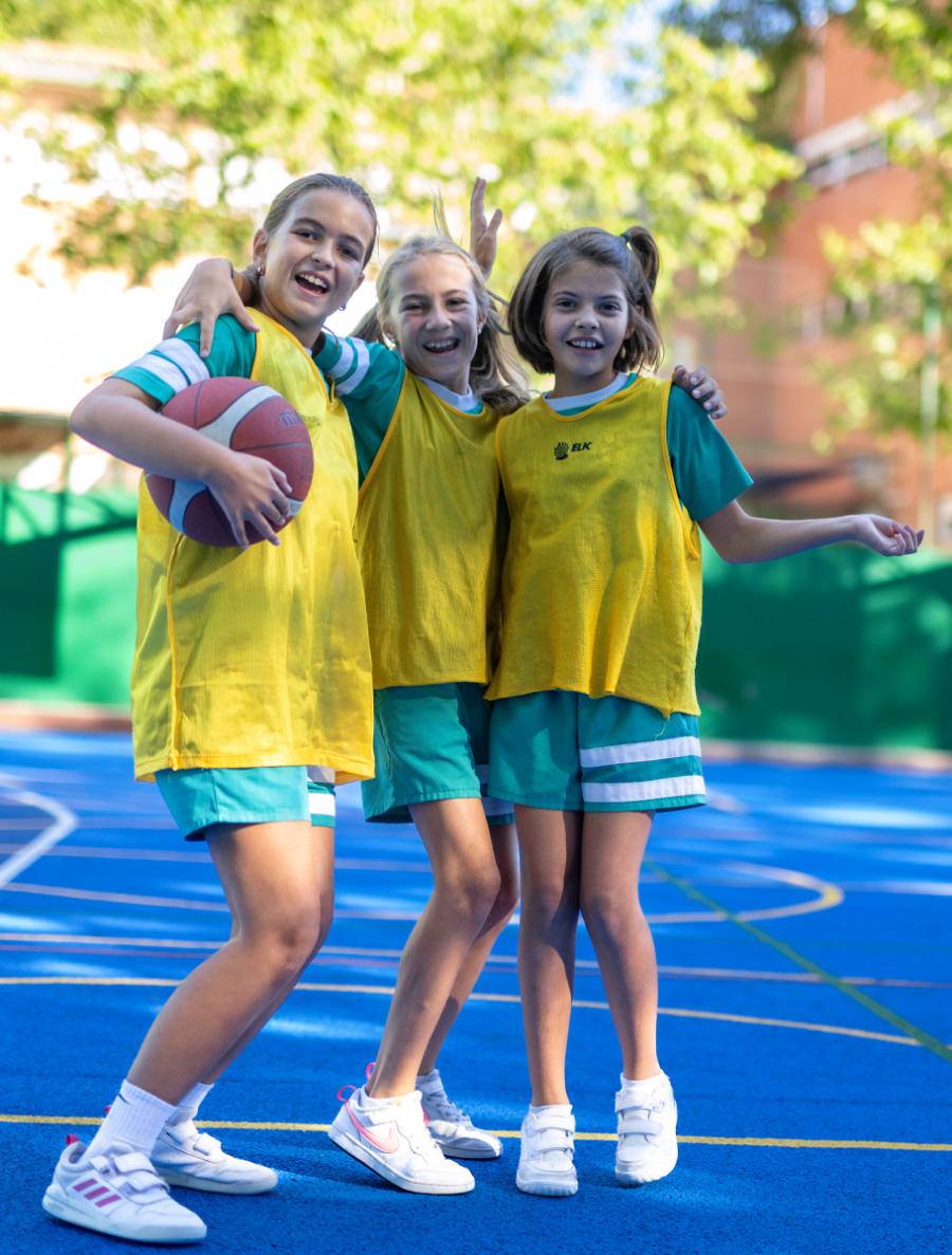 Kensington-girls-court