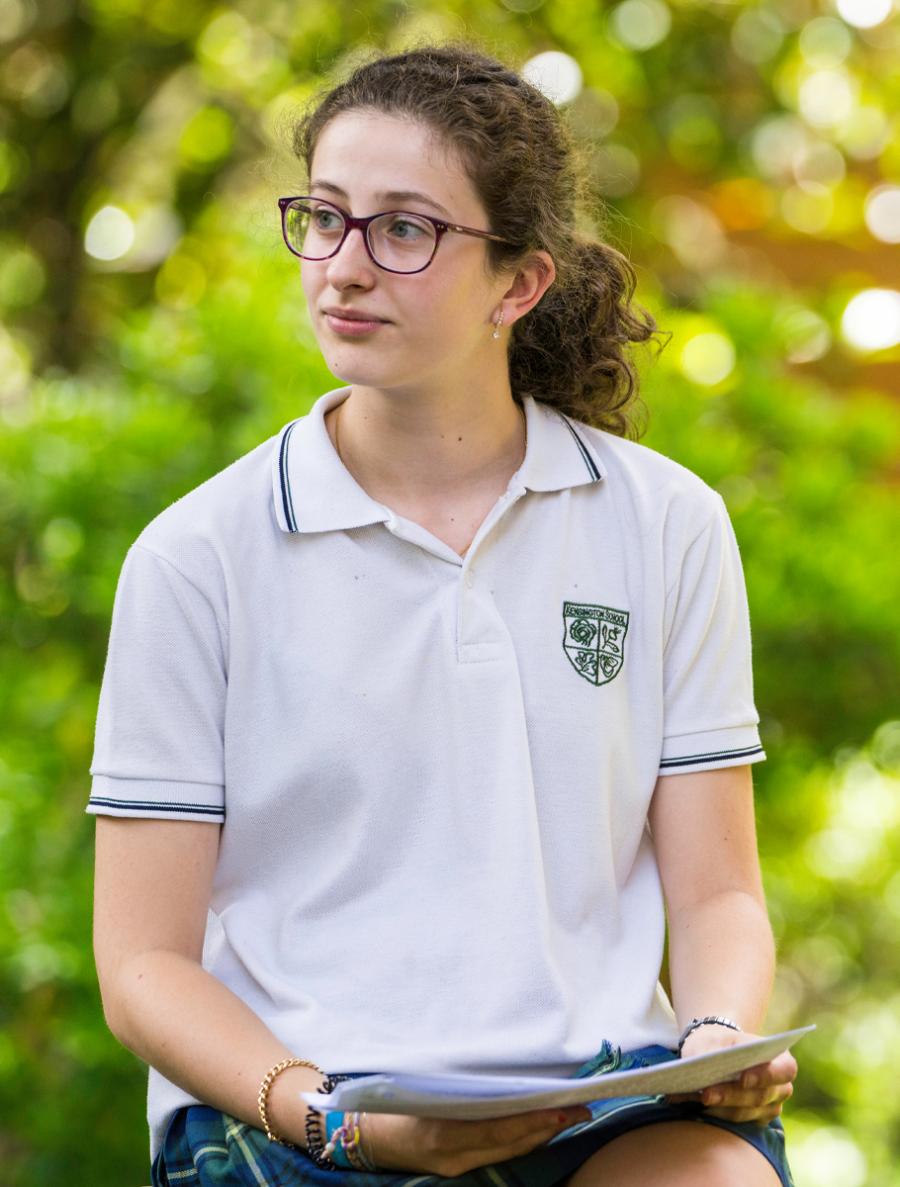 Kensington-trees-student-reading