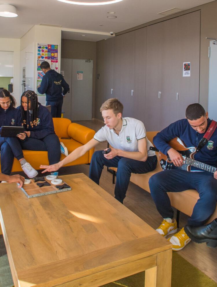 The best boarding school near Lisbon