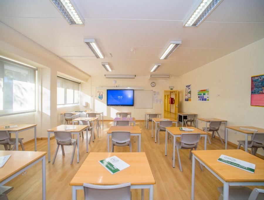 Salas de aula modernas adaptadas a cada faixa etária