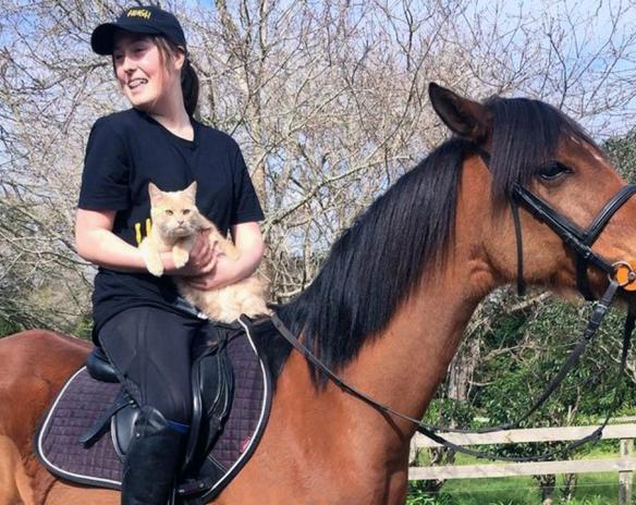 Hope Larsen: from horse lover to vet