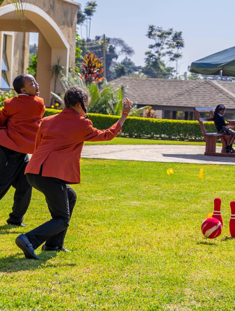 Students-playing-outdoor-playground